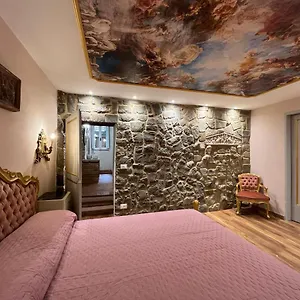 - The House With Well And The Frescos Palace Apartment